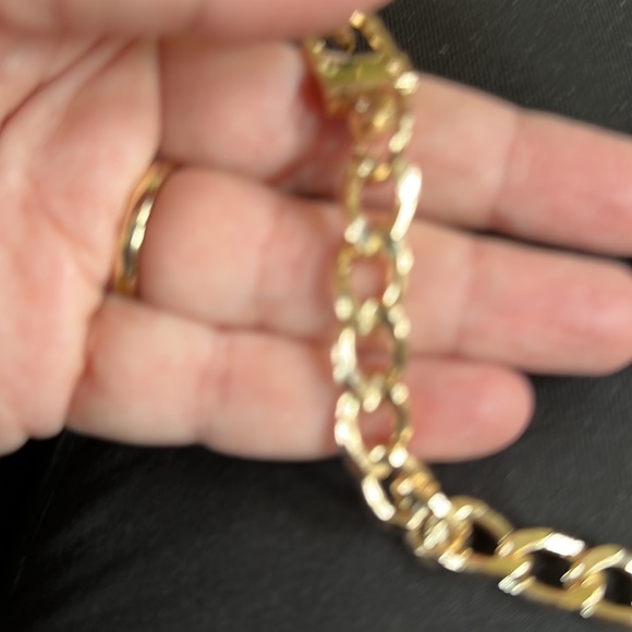 Louis Vuitton lock and key with gold tone chain - Picture 3 of 8